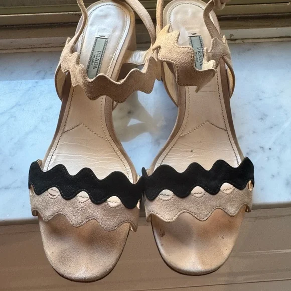 Prada Black and Cream Wave Sandals - Picture 1 of 5